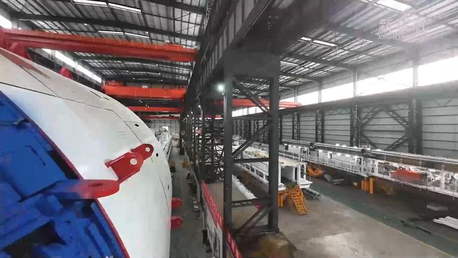 直径超过12米“江汉开拓号”硬岩隧道掘进机下线(图3)