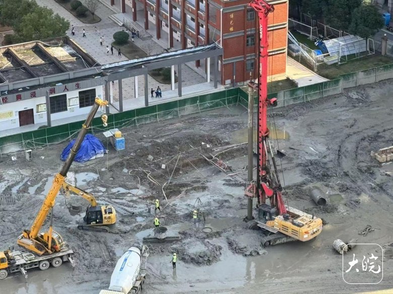 建设正在进行！池州城区两所学校明年将新增262个地下停车位(图2)