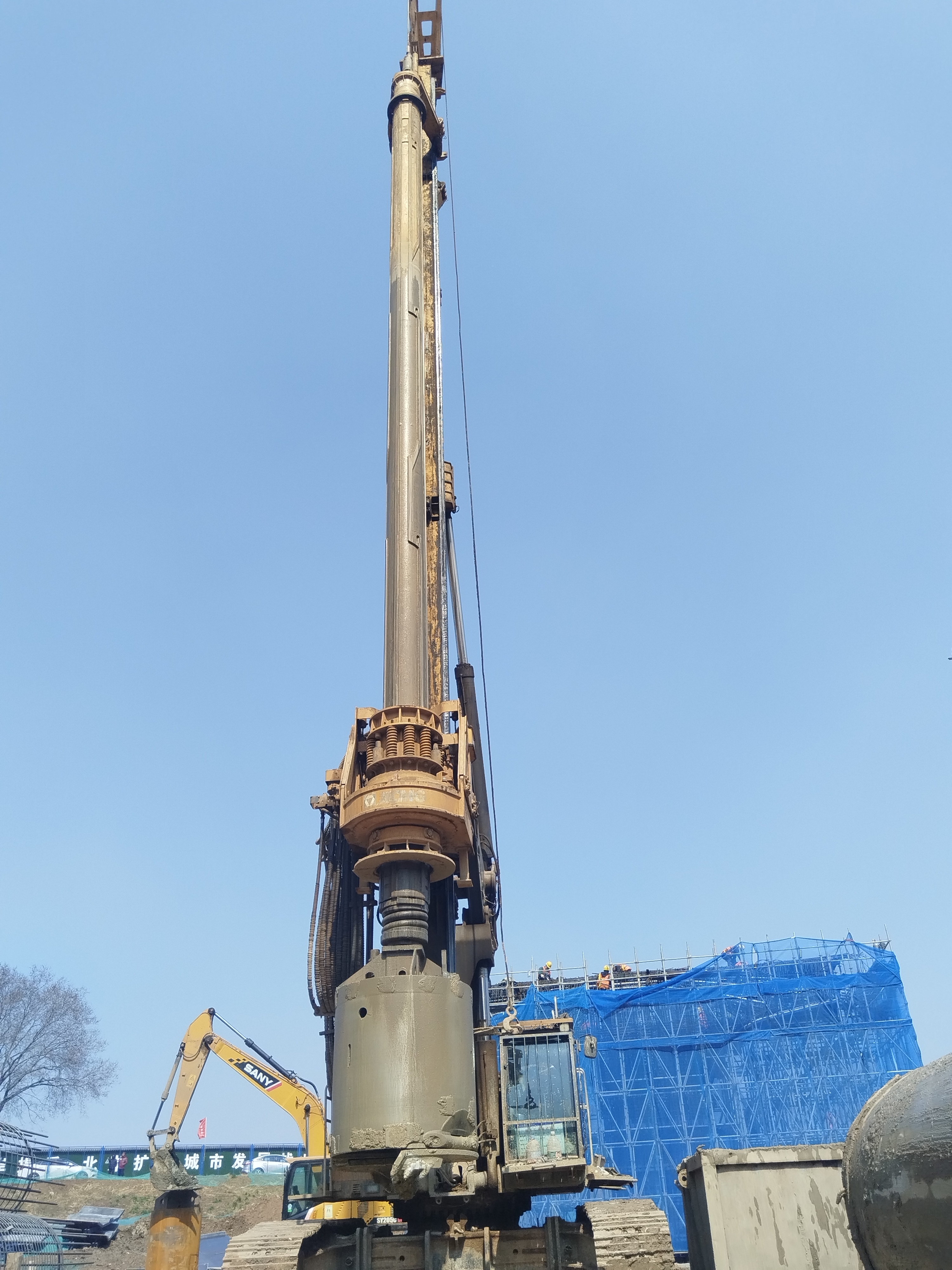 蚌埠延安路大桥及接线工程南岸桩基施工正酣(图4)