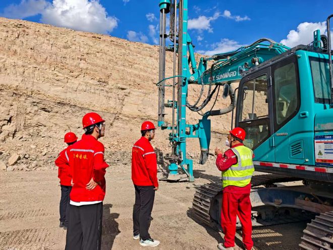 自治区重点研发任务项目团队到雪峰爆破准东分公司、昌吉子公司调研交流