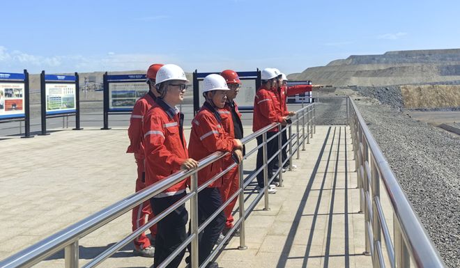 自治区重点研发任务项目团队到雪峰爆破准东分公司、昌吉子公司调研交流(图3)