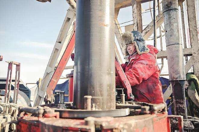 万米地下挖出宝藏！中国深地钻探震撼全球井中究竟发现了啥？(图8)