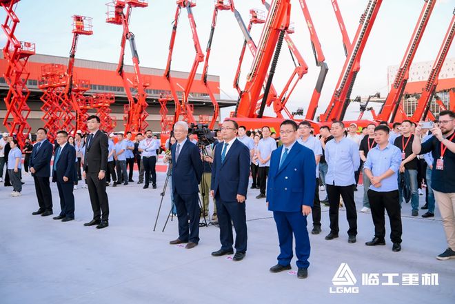 临工重机重磅新品亮相全球客户节彰显中国智造澎湃动能(图4)