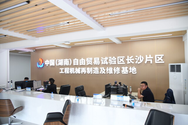 二手工程机械出口按下“加速键”(图2)