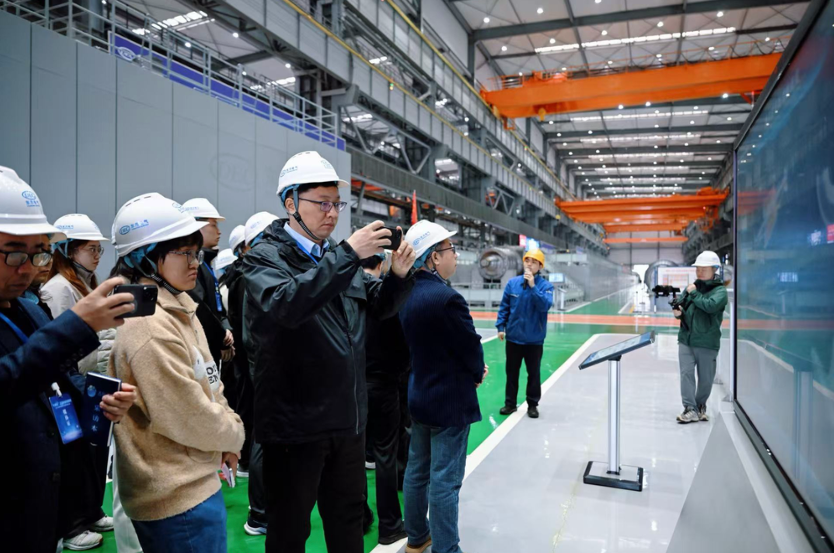 数智铸重器！东方汽轮机“解锁”能源装备进阶密码丨全国经济媒体社长总编四川行