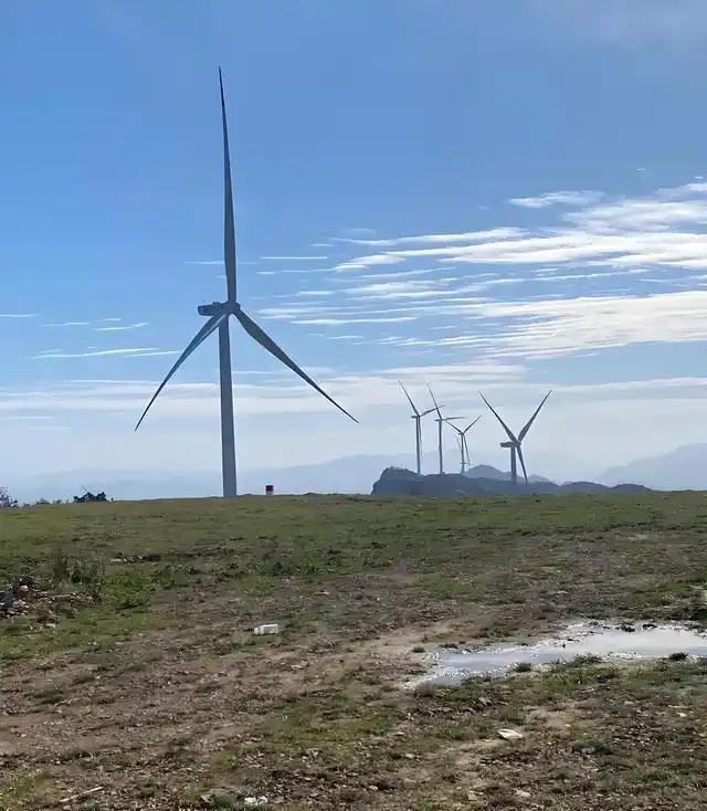 一台造价千万元的风力发电机转一圈能发多少度电？能赚钱吗？(图8)