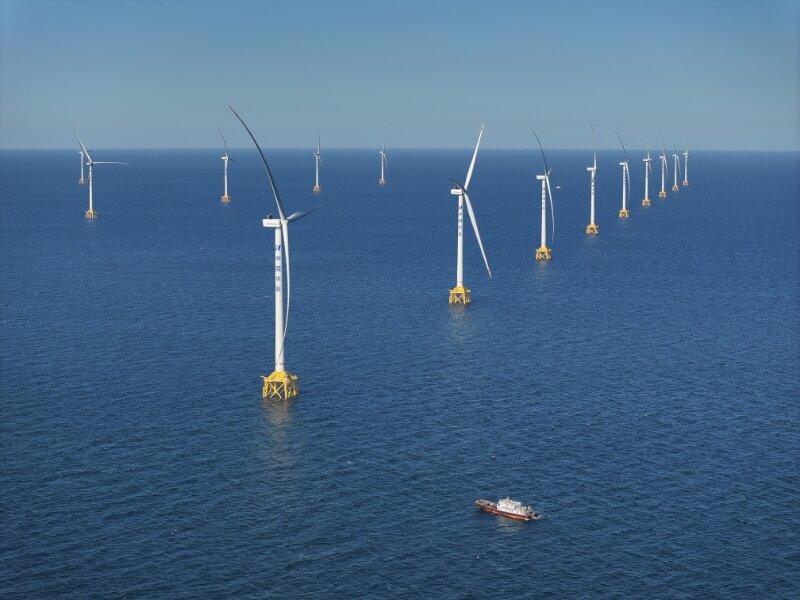 离岸约70公里深扎50多米！我国水深最深海上风电场全容量投产发电(图1)